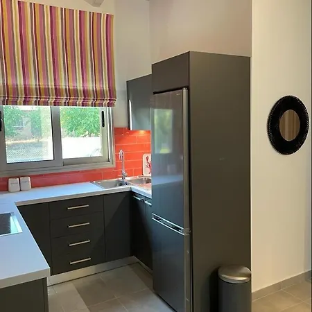 Beachfront Family Holiday home *