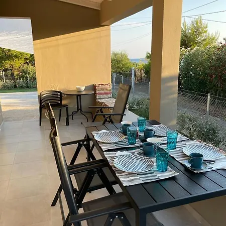 Beachfront Family בית נופש *